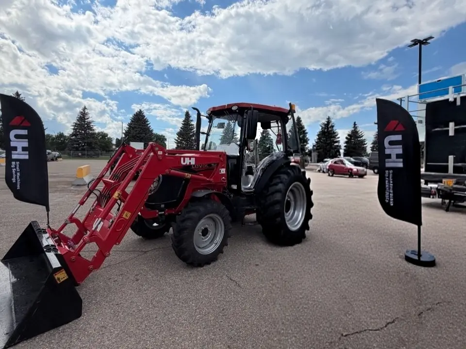 lovol-tractor-shines-at-toronto-agricultural-machinery-show